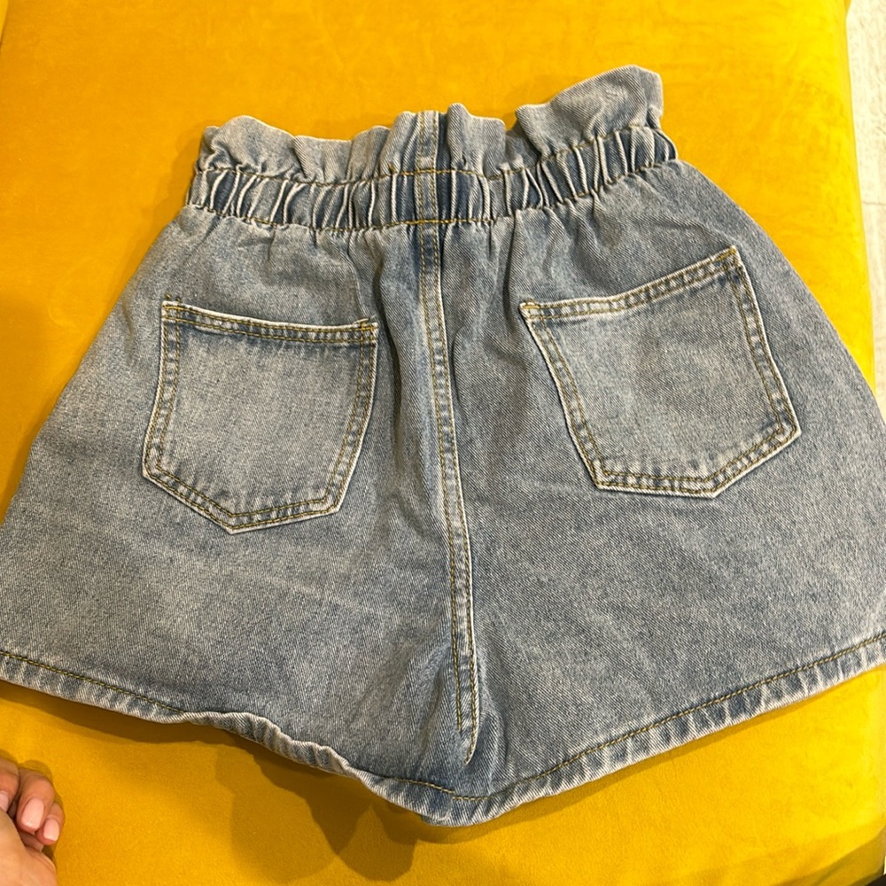 Very cute Fashion Nova high waisted shorts